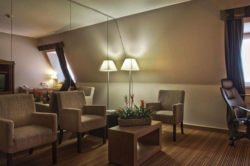 Nh Carrefour De L’europe Hotel
