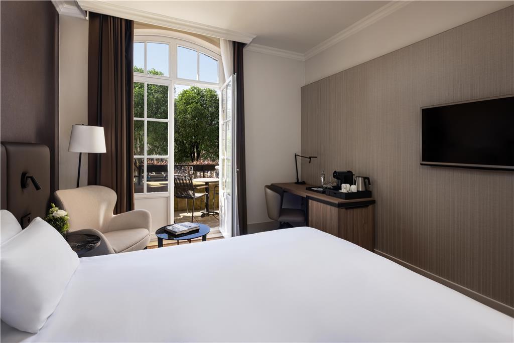 Nh Carrefour De L'europe Hotel 4*
